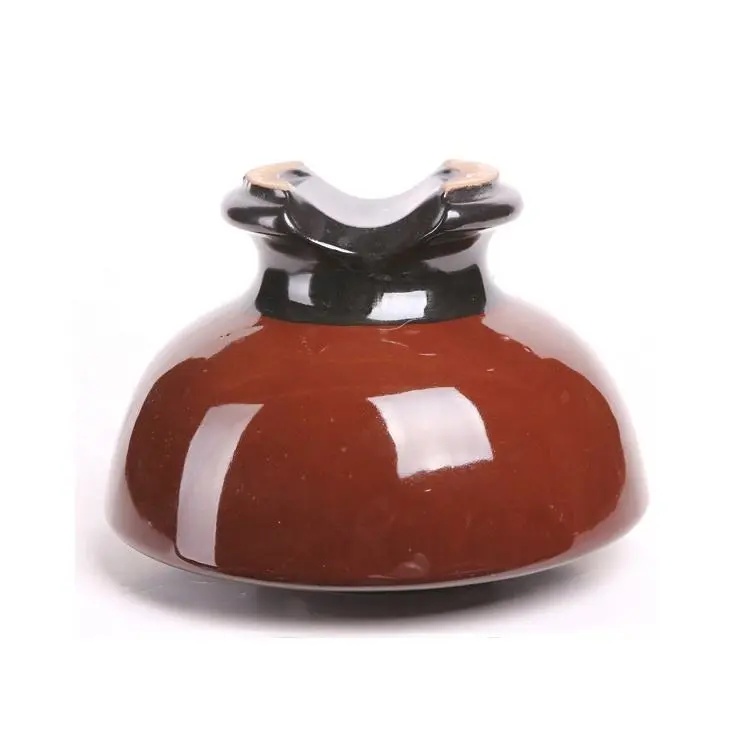 How can the risk of insufficient creepage distance be avoided when installing ceramic insulators?