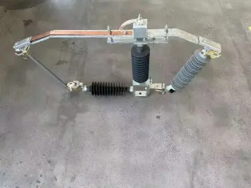 Drop Out Fuse & Lighting Arrestors Co...