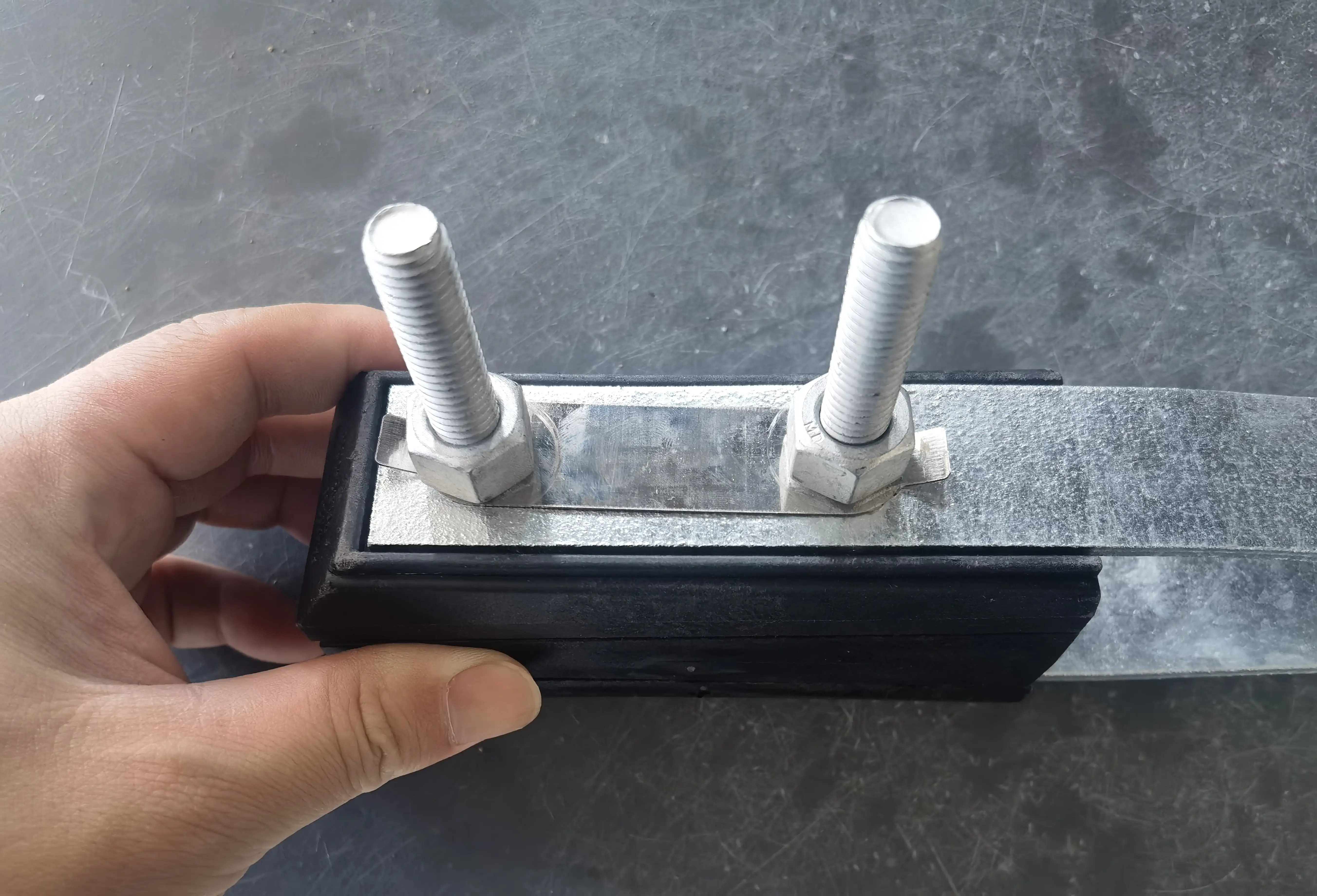High Quality Anchoring Clamps Dead End Strain Clamp Assembly For Cable Accessories Electric power line fitting abc aerial bundle cable tension clamp PA 4*50-95mm2 35KN