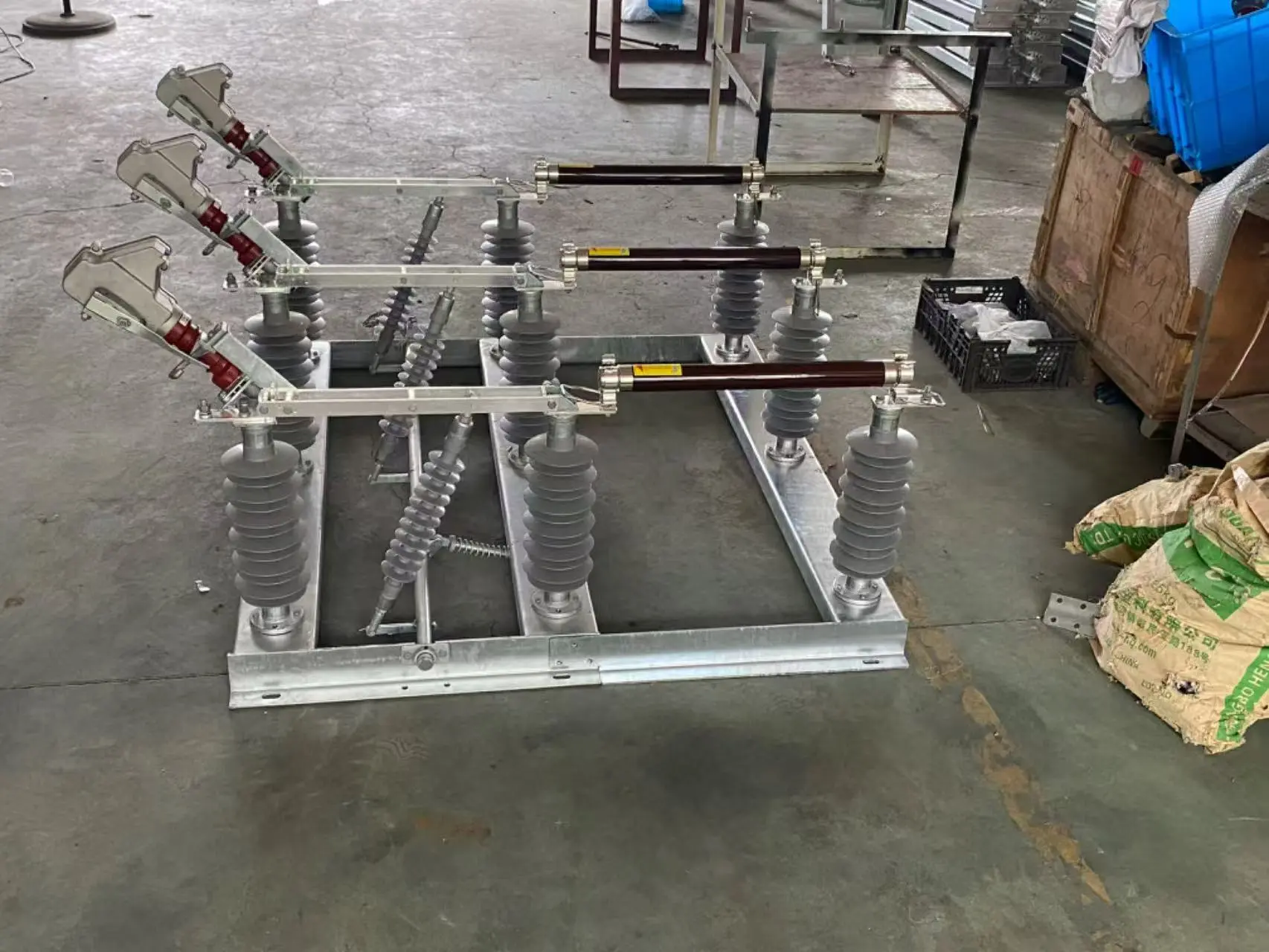 Key Points of Outdoor Protection in High-Voltage Distribution Networks: Detailed Explanation of Ceramic Column Load Switch Fuses