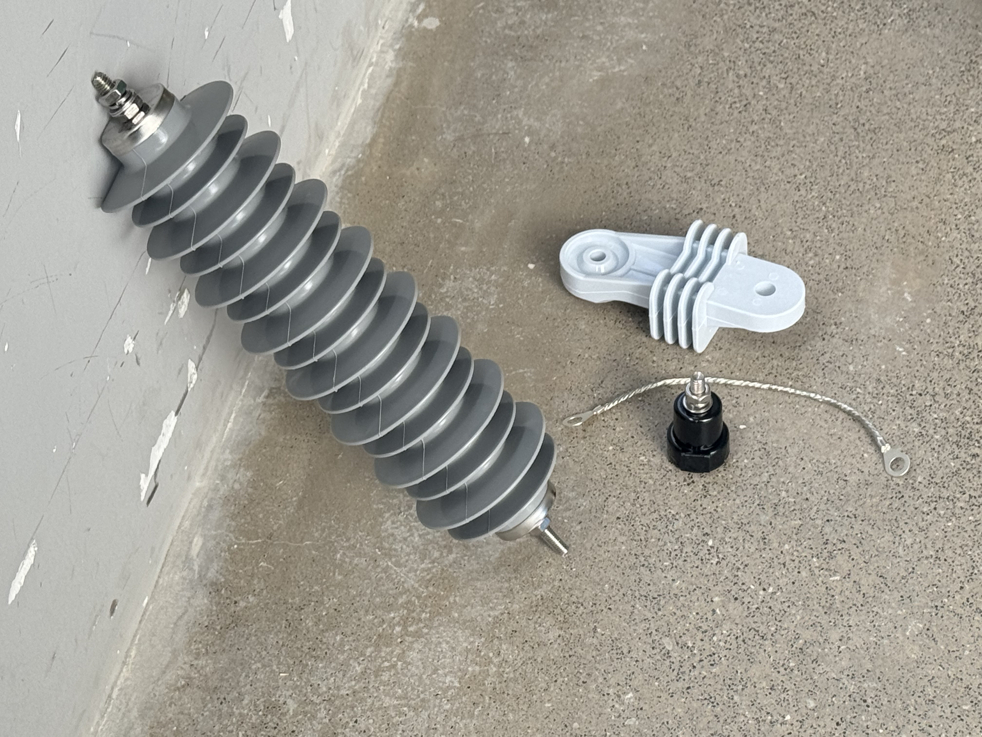 Received your order! Zinc oxide arrester shipped immediately – on the way!